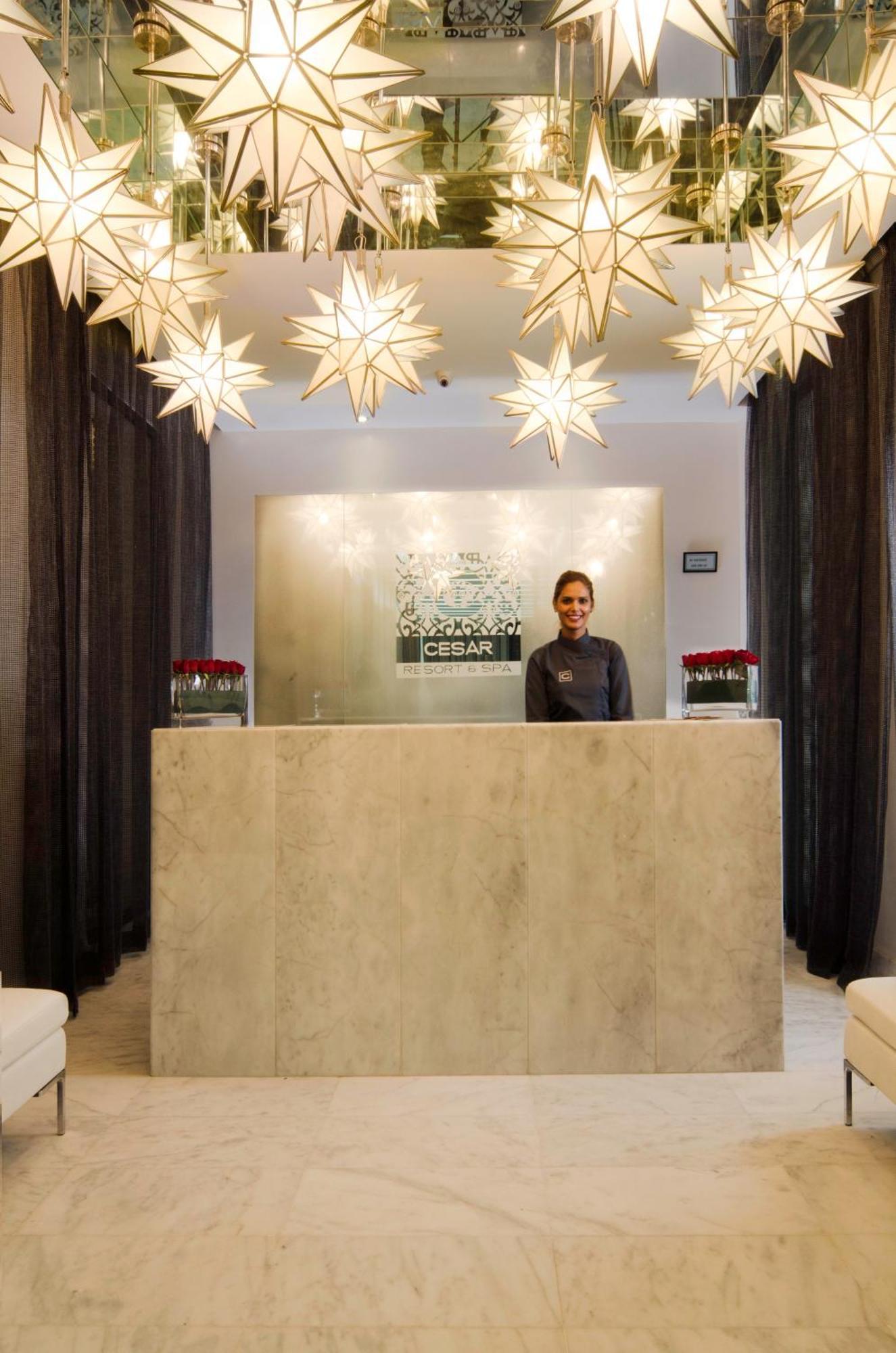 Cesar Resort&Spa Marrakesh Interior foto The reception desk at the Cedar Spa