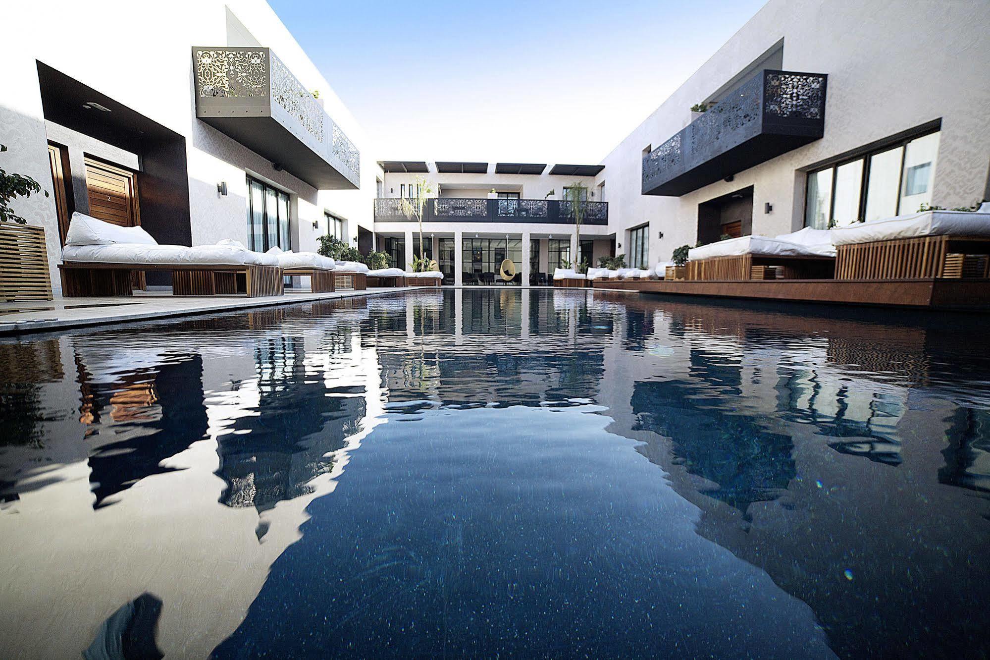 Cesar Resort&Spa Marrakesh Bagian luar foto The pool at the hotel